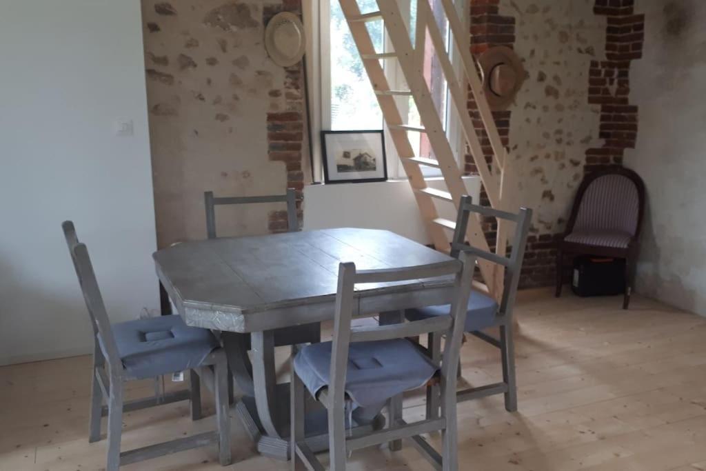 Charmante Ancienne Gare Halte Relais Bonsmoulins 외부 사진